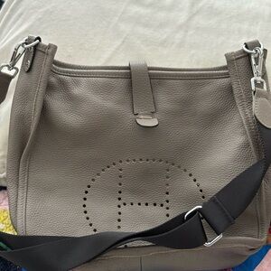 Elegant gray/taupe Leather bag